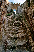 Castello di Sperlinga - Sperlinga (EN), camminamento scalinato 